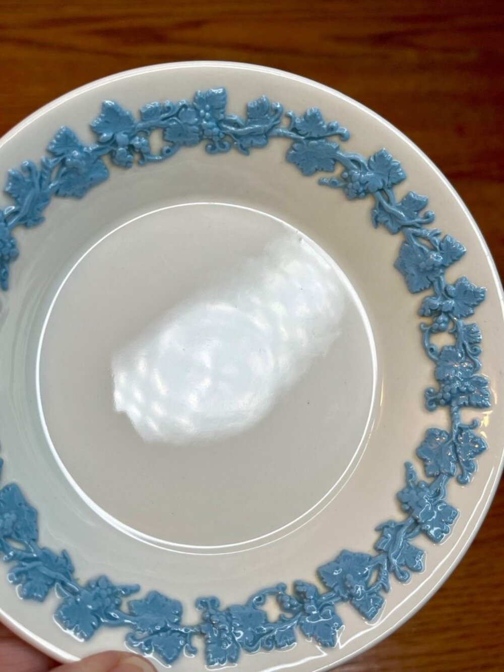Set of 4 Wedgwood  Fruit Dessert Bowls 5" Lavender On Cream Plain Edge Embossed - Picture 8 of 16